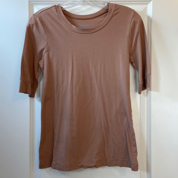 DownEast Tops - ☀️☀️ Downeast Basics women’s L tan half-sleeve shirt
